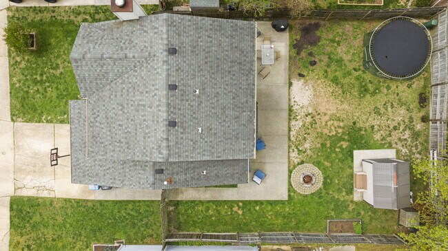 Building Photo - 5845 Glen View Dr
