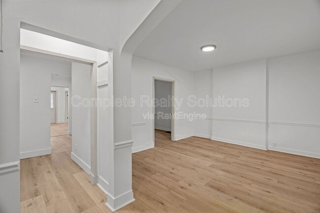 Building Photo - 4642 Idaho Ave