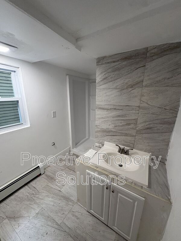 Building Photo - 415 S Main Ave