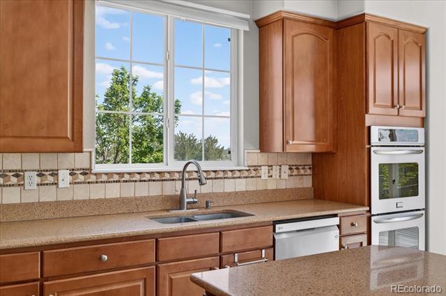 Building Photo - 10543 Laurelglen Cir