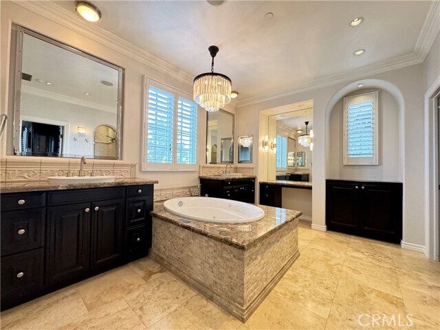 Building Photo - 19 Momento