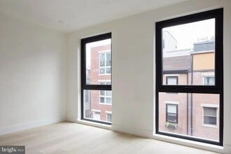 Building Photo - 2007 Cambridge St