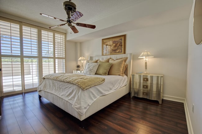 Building Photo - 3740 S Ocean Blvd