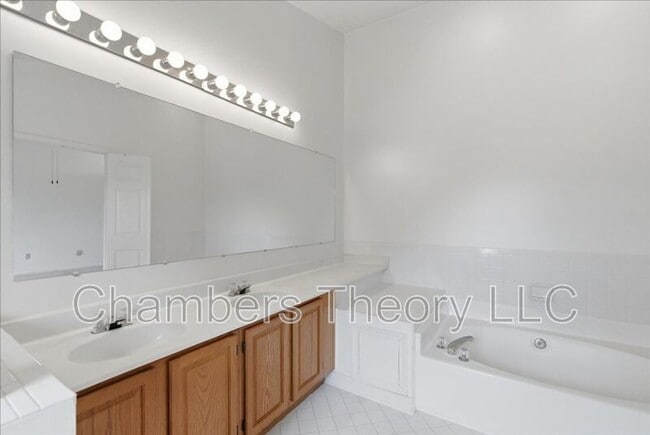 Building Photo - 12328 Quiet Hollow Ct