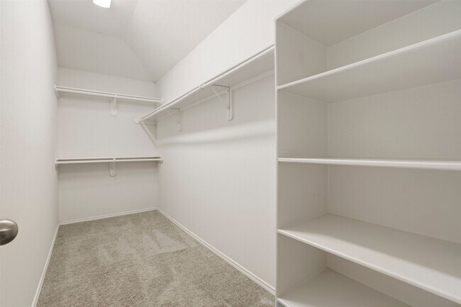 Building Photo - 9618 Red Rugosa Dr