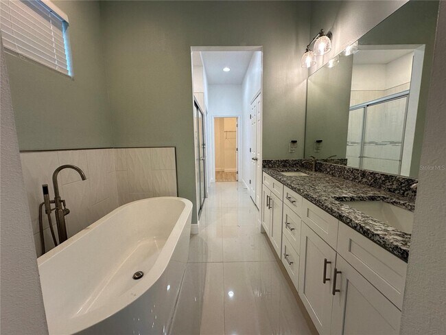 Building Photo - 1105 St Nicholas Ave