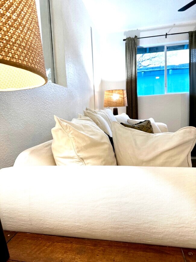 Building Photo - 16060 39th Ave