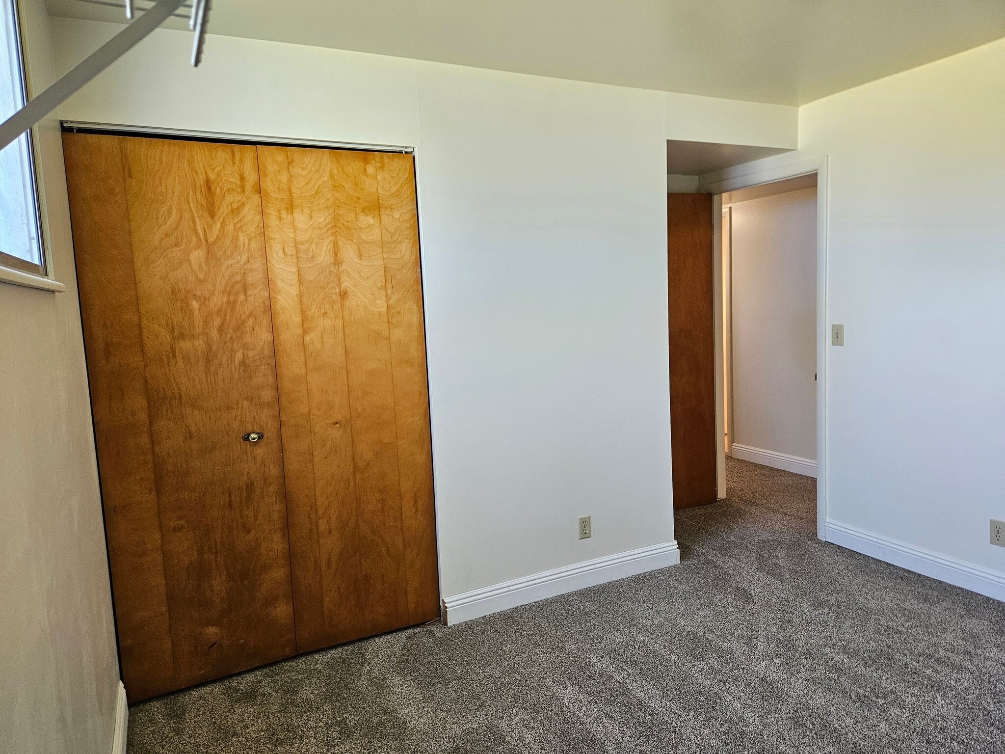 Building Photo - 351 W 200 S