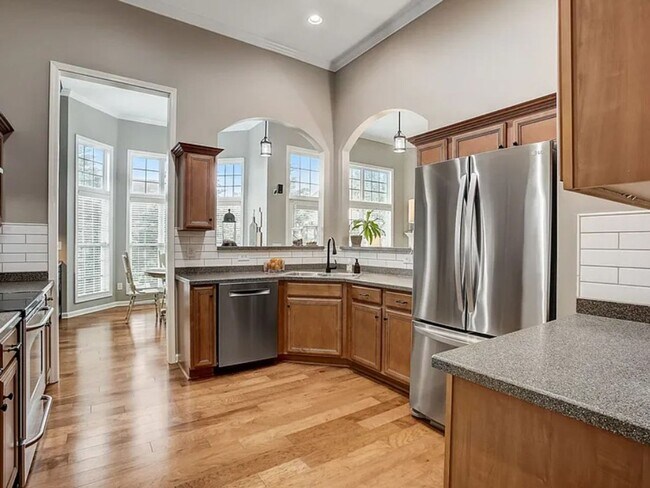 Building Photo - Spring Hill Gem! 3BR Home w/ Patio, Fire P...