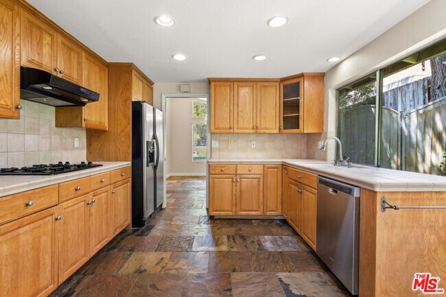 Building Photo - 22840 Sparrow Dell Dr