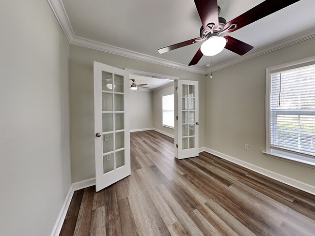 Building Photo - 2065 Dixie Belle Dr