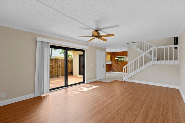 Building Photo - 2327 Waterside Dr