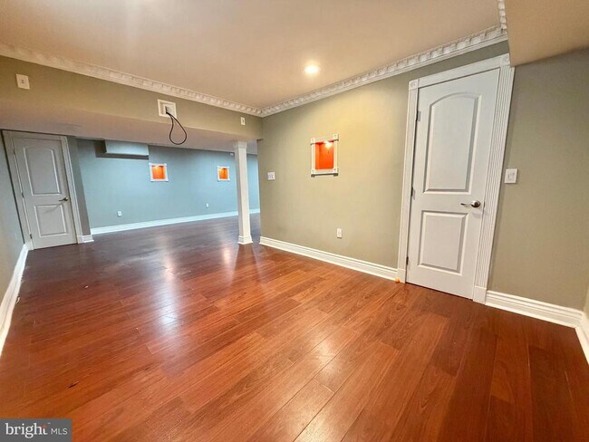 Building Photo - 37 Richards Rd