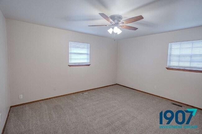 Building Photo - 1101 SW 72nd St