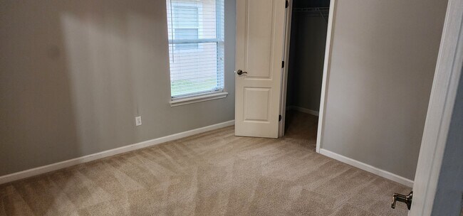 Building Photo - 3051 Tower Oaks Dr