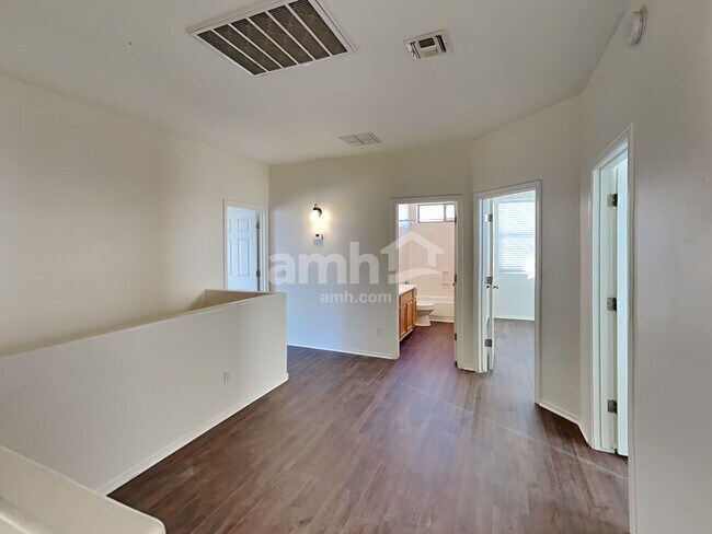 Building Photo - 1720 S Valle Verde
