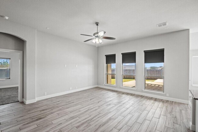 Building Photo - 314 Waverly Dr