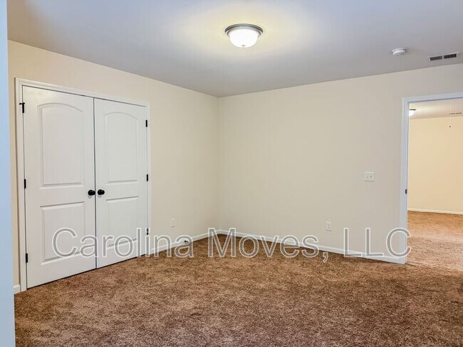 Building Photo - 101 Easton Mdw Wy