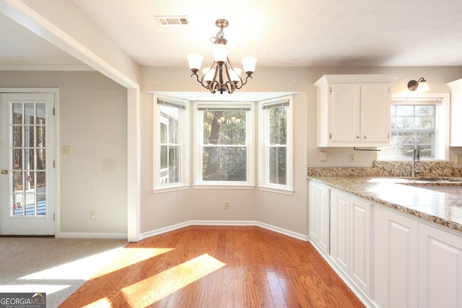 Building Photo - 801 Agate Edge