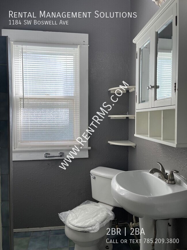 Building Photo - 1184 SW Boswell Ave