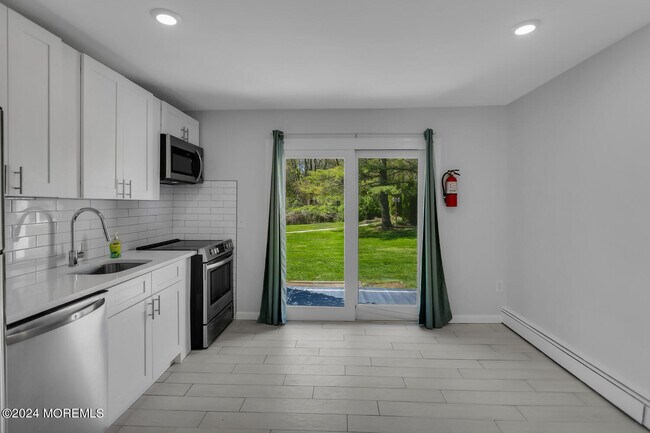 Building Photo - 96 East Ave