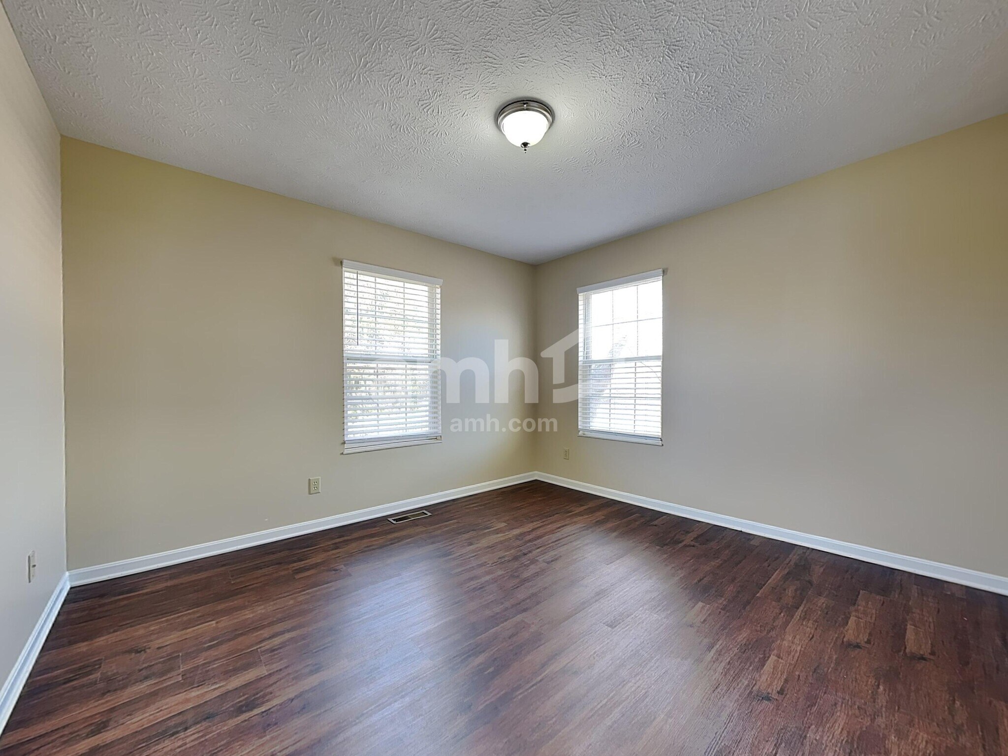 Building Photo - 1813 Bell Tower Cir