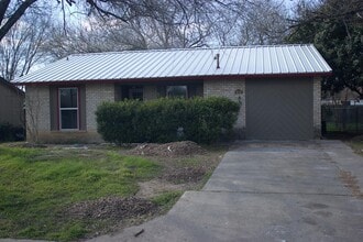 Building Photo - 6110 Wing Feather Dr