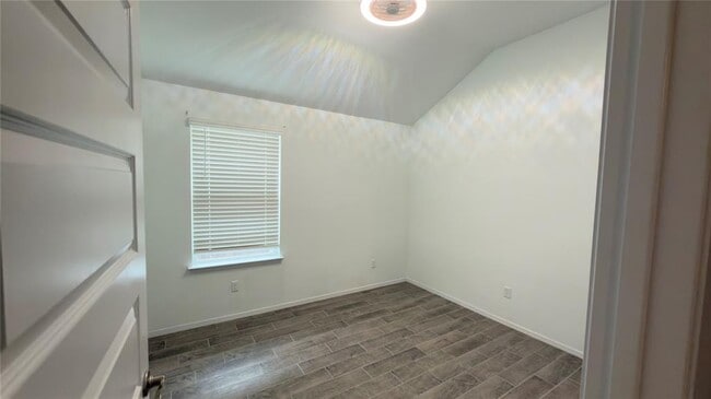 Building Photo - 128 Riverhill Dr