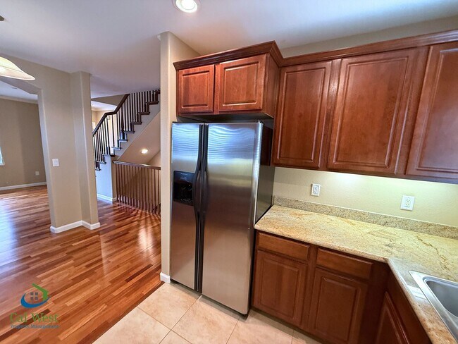 Building Photo - $3195 - Tri-level Town modern townhome in ...