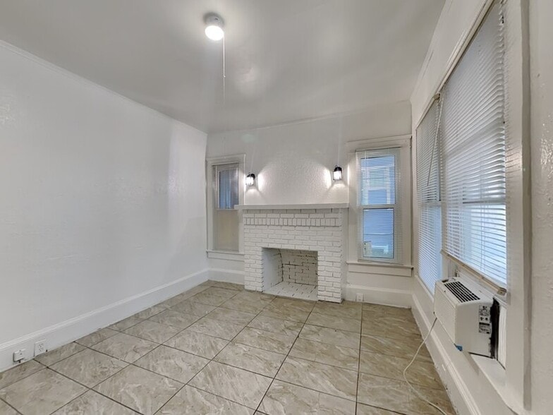 Building Photo - 115 S Grandview Ave