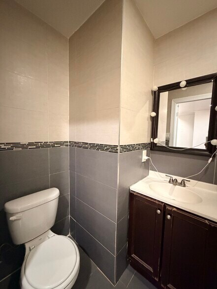 Building Photo - 11440 145th St