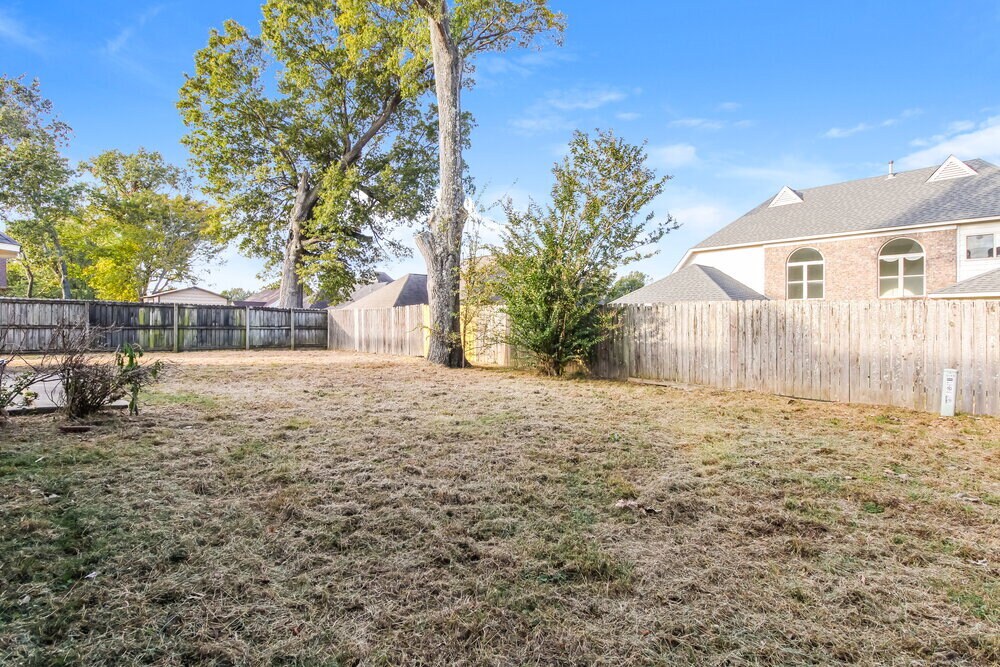Building Photo - 3549 Earlynn Dr