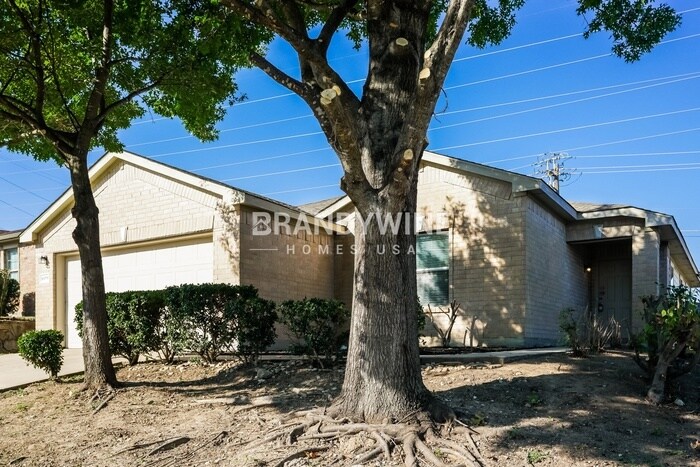 Building Photo - 6159 Balcony Ln