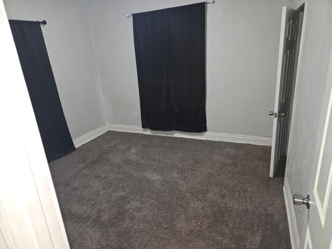 Building Photo - 413.5 E Washington Ave