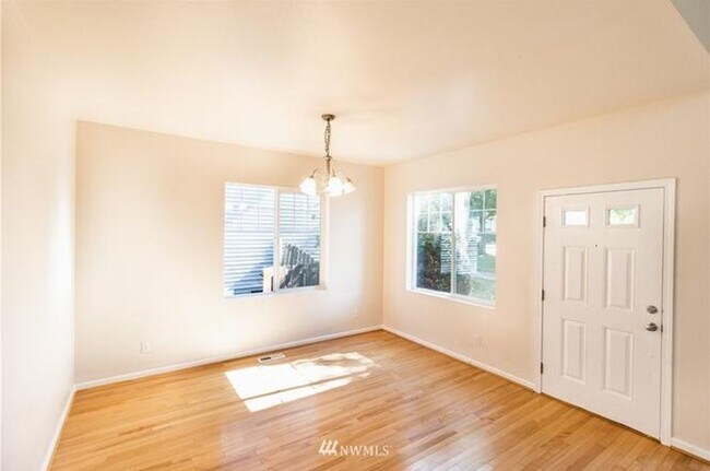 Building Photo - Premier Lake Stevens Living: Top-Rated Schools & Walkable Parks