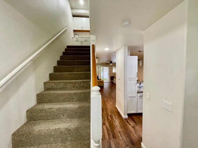 Building Photo - 2bed/2.5 bath PET FRIENDLY Townhome Available in Kapolei!
