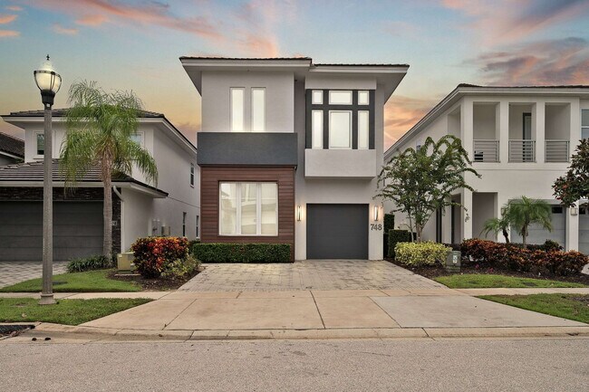 Building Photo - 748 Desert Mountain Ct