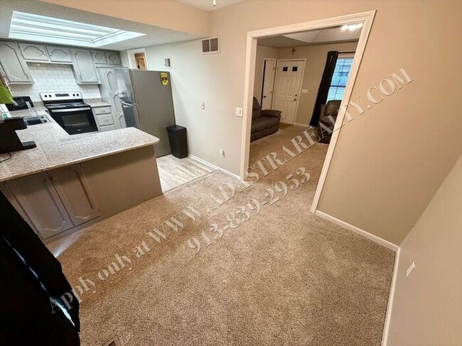 Building Photo - Beautiful Ranch Home in Park Hill School District-Available NOW!