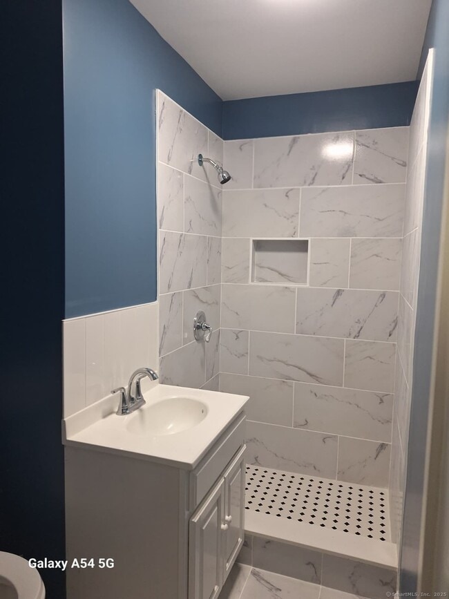 Building Photo - 160 Pearl St