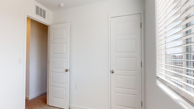 Building Photo - 3249 Carambola Ave