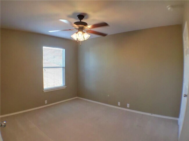 Building Photo - 2308 Paradise Ridge Dr