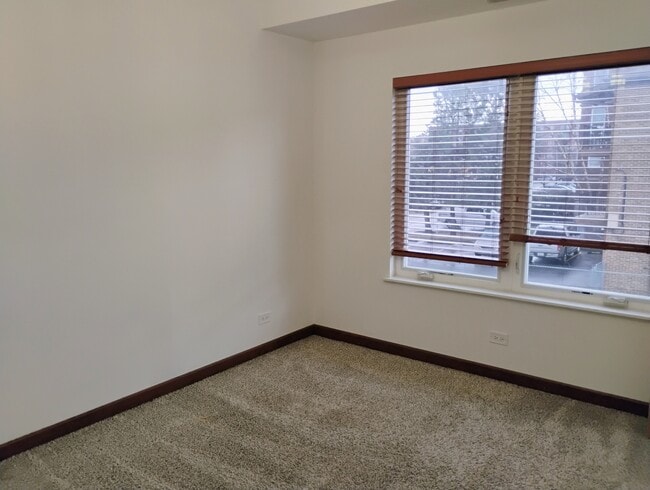 Building Photo - 397 Alles St