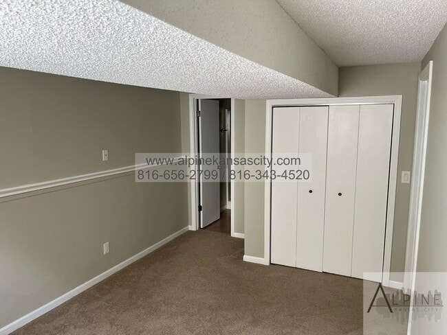 Building Photo - 2 Units Available Across from Congress Mid...