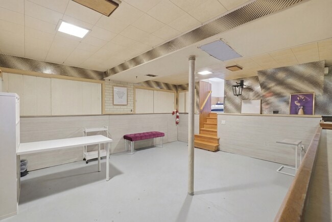 Building Photo - 1506 W Palm Dr