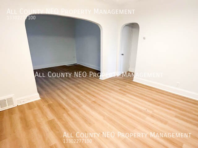 Building Photo - 3431 W 49th St