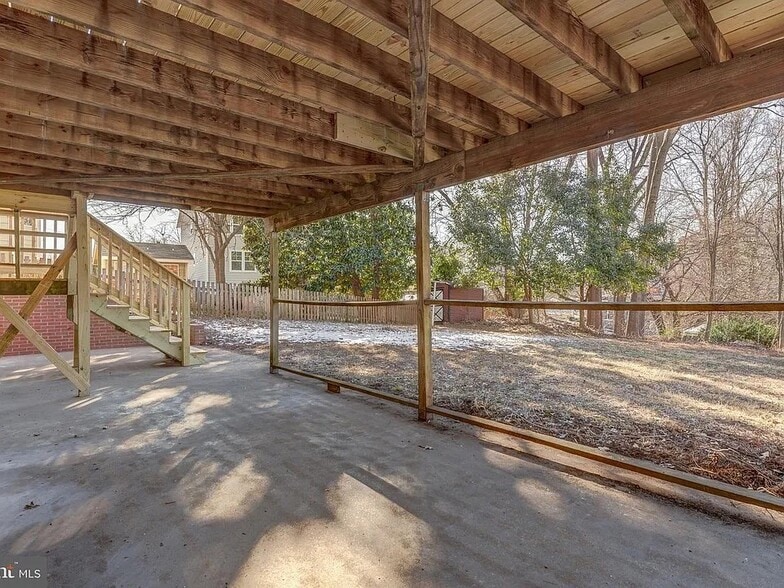 Building Photo - 302 Harris Rd