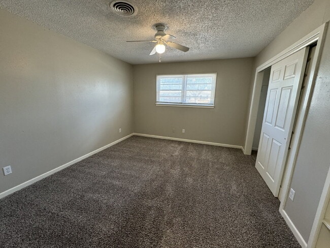 Building Photo - Convenient to Medical District and Texas Tech