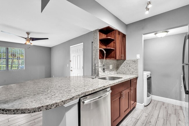 Building Photo - 1263 SW 46th Ave