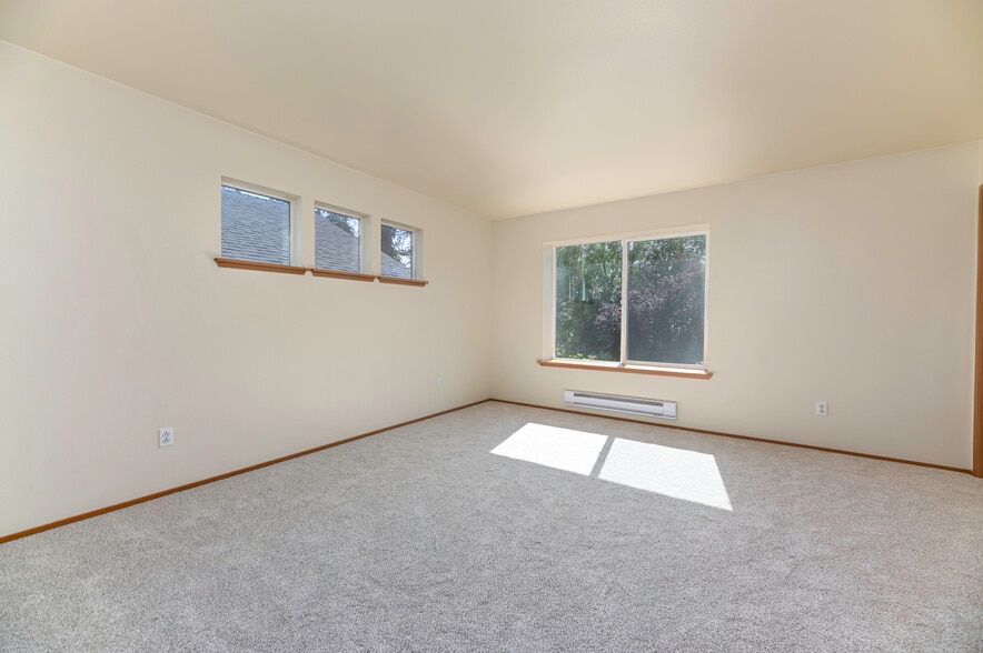 Building Photo - 2413 106th Dr SE