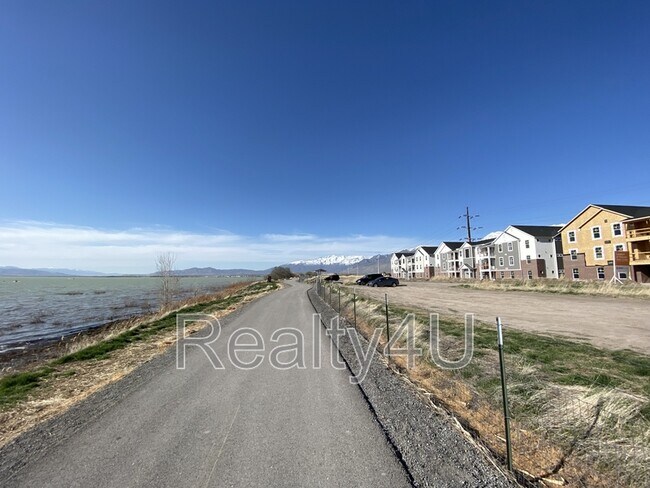 Building Photo - 501 N 360 W